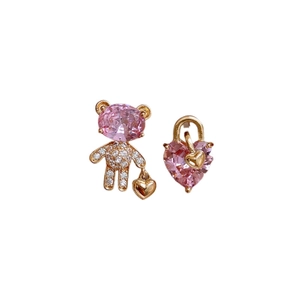 Vintage style teddy bear and heart earrings with pink gemstones and gold metal