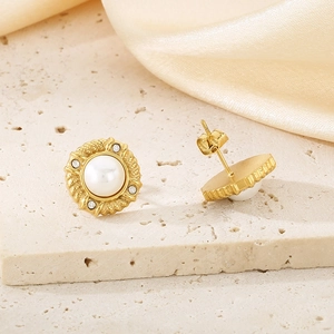 Elegant gold threaded round stud earrings with white pearl and sparkling rhinestones