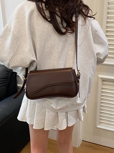 Retro PU Leather Crossbody Bag For Women Urban Simple Small Square Underarm Bag With Adjustable Straps And Gold Hardware
