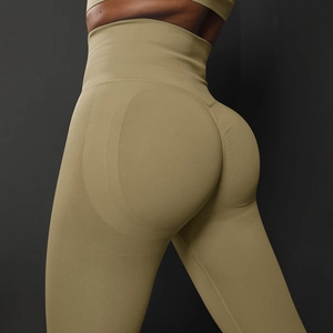Détail du legging de yoga sans couture taille haute avec effet galbant et maille respirante