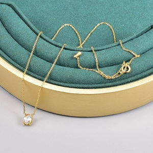 Minimalist Titanium Steel Rhinestone Pendant Necklace For Women 18K Gold Plated Waterdrop Oval Gemstone Clavicle Chain Jewelry