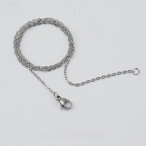 Detailed close-up of 0.4mm silver-tone stainless steel O-chain with lobster clasp