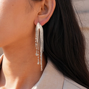 Boucles d'oreilles élégantes à longues chaînes à glands en argent plaqué or 18 carats