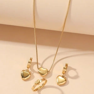 Parure bijoux en acier doré avec collier cœur, boucles d'oreilles et bague zircon