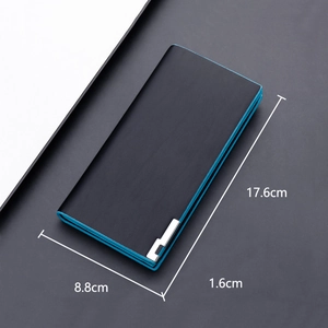 Portefeuille long pour homme noir avec bord bleu, design minimaliste et garniture métal