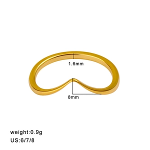 Gold minimalist V-shaped heart ring in stainless steel with size and weight details