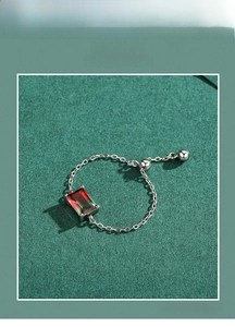 Detail of adjustable S925 silver chain ring featuring a rectangular gradient tourmaline stone