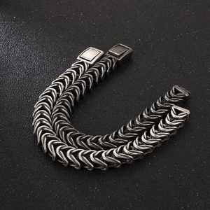 Bracciale da uomo in acciaio inossidabile intrecciato con finitura argento ossidato