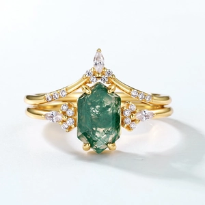 Gold plated S925 silver ring set with hexagonal moss agate and V-shaped diamond band