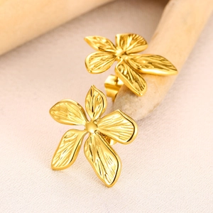 Elegant gold flower stud earrings with delicate lifelike vein texture for women