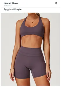 Ensemble de yoga 2 pièces violet aubergine avec brassière de sport et short taille haute