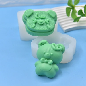 DIY bear-shaped silicone mold for handmade scented candles and decorative soap making