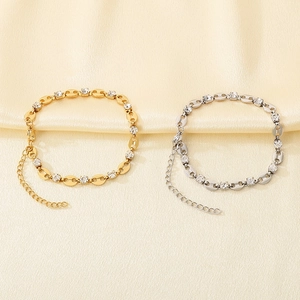 Adjustable pavé pig nose link bracelets in gold and silver finish for women