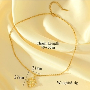 Gold-plated quadrilateral pendant necklace with zircon portrait engraving on yellow silk