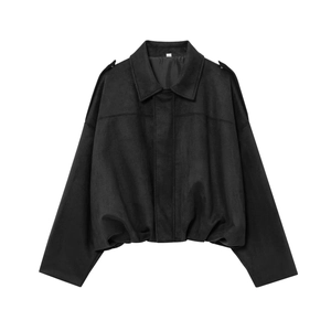 Giacca bomber corta da donna in finto camoscio nero con spalline e design minimal
