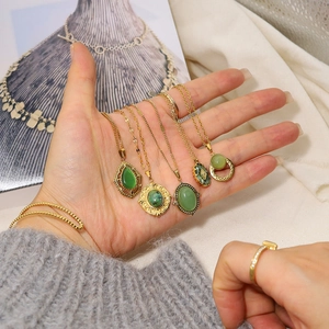 Vintage 18K gold plated necklace set with oval green natural stones and beads