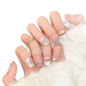 Faux ongles œil de chat faits main avec breloque lion 3D et strass cœur étincelants