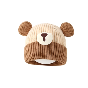 Bonnet en tricot pour bébé avec oreilles d'ours et doublure coton en kaki et marron
