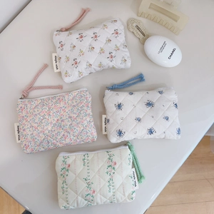 Porte-monnaie En Coton Matelassé Floral Mini Pochette À Fermeture Éclair Organisateur De Rouge À Lèvres Écouteurs Portable