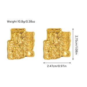 Size chart for gold geometric hammered earrings showing 2.75cm height and 10.8g weight