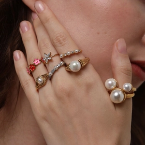 18K gold plated stainless steel rings with pearls and zircon flower charms for women