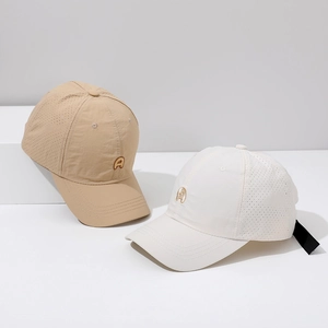 Casquette enfant respirante à séchage rapide avec broderie en coloris kaki et blanc