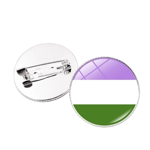 Vue détaillée du pin's rond drapeau genderqueer aux rayures violettes et vertes