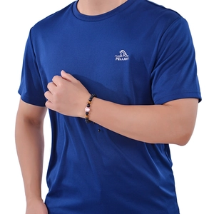 Matte schwarze Baseball-Perlenarmband für Herren mit Sport-Motiv-Design am Handgelenk