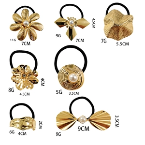 Élastiques à cheveux fleurs dorées de luxe avec perles et détails de taille