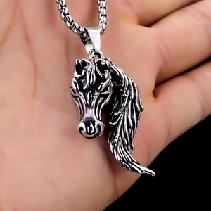 Collana da uomo con ciondolo a testa di cavallo in acciaio inossidabile argento antico