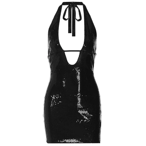 Gros plan sur la mini robe noire à paillettes avec licou et décolleté plongeant en V