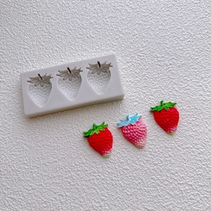 Multi-cavity strawberry silicone mold for realistic fondant fruit cake decorations