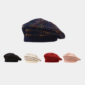 Béret en tricot coloré pour femme disponible en cinq couleurs élégantes pour l'hiver