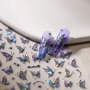 Macro di adesivi per unghie con farfalle olografiche viola e stelle con effetto glitter aurora
