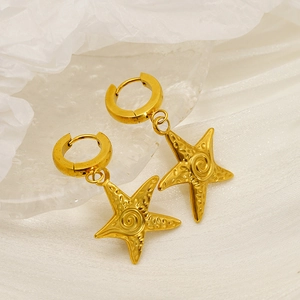 Boucles d'oreilles créoles en acier plaqué or 18K avec breloques d'étoile de mer femme