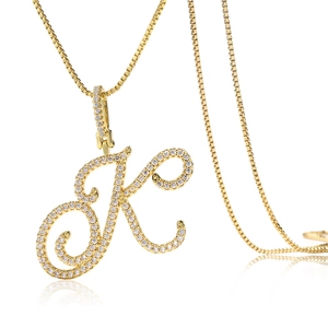 Collier hip hop avec pendentif lettre K cursive dorée et zircons cubiques sertis