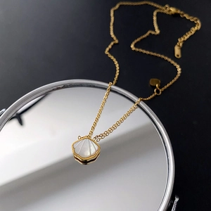 Scallop Shell Pendant Necklace Titanium Steel Mother Of Artificial Pearl Heart Tag French Vintage Elegant Jewelry For Women