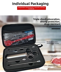 Détail du kit d'injecteur de viande en acier inoxydable 304 dans son étui de rangement zippé