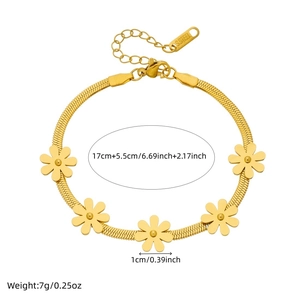 Minimalist gold plated stainless steel daisy pendant bracelet with adjustable blade chain