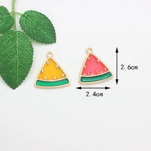 Détails des pendentifs en forme de pastèque rouge et jaune en alliage doré
