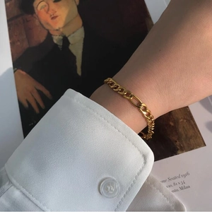 Pulsera de cadena Figaro minimalista bañada en oro de 18K para mujer con estilo estético vintage