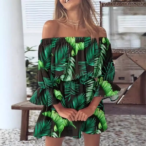 Sexy off-shoulder zwarte jurk met groene tropische palmbladprint en gelaagde klokmouwen