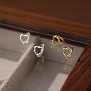 Minimalist S925 Sterling Silver Hollow Heart Hoop Earrings For Women Lightweight Geometric Love Ear Buckle Fashion Jewelry Gift