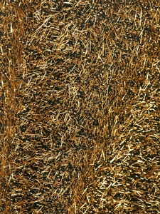 Dettaglio macro del tessuto metallico con filo dorato e trama a fibre per giacca