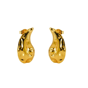 Detailed view of 18K gold plated heart earrings with unique hammered molten texture