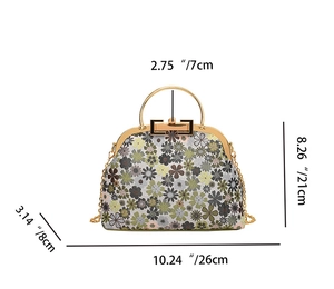 Detailed size guide of floral shell bag with dimensions 26cm width and 21cm height