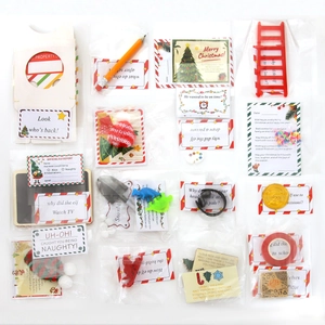 Kit conto alla rovescia elfo di Natale con accessori in miniatura e biglietti festivi