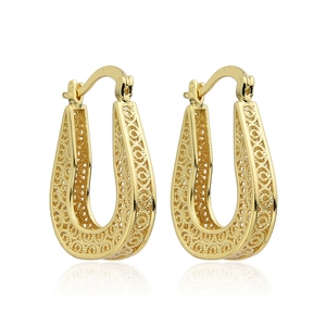 Vintage 18K gold-plated hollow U-shaped hoop earrings with intricate lace pattern design
