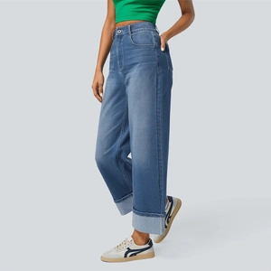 Jeans da donna a vita alta con gamba dritta e larga in denim blu con risvolto elegante