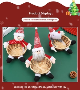 Détails des paniers de Noël faits main avec figurines Père Noël, Bonhomme de Neige et Renne